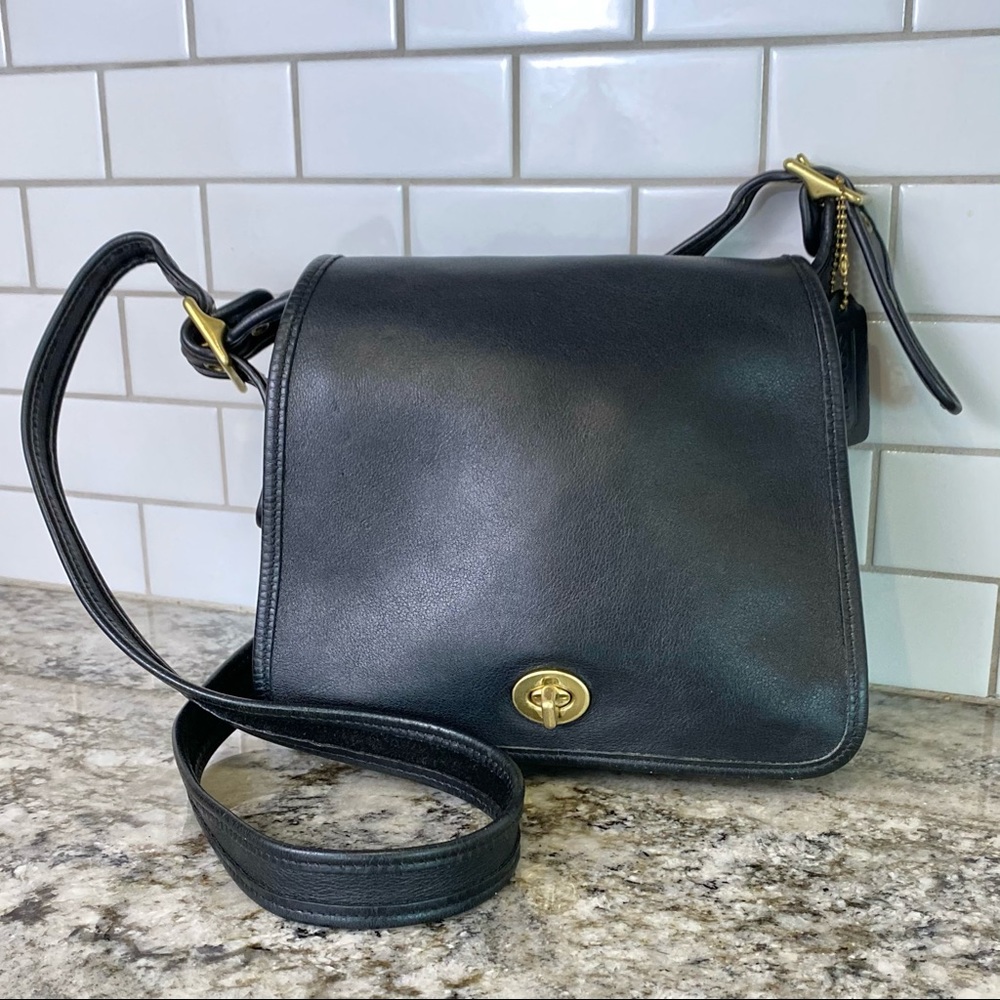 Vintage Coach turn key crossbody bag 9715
